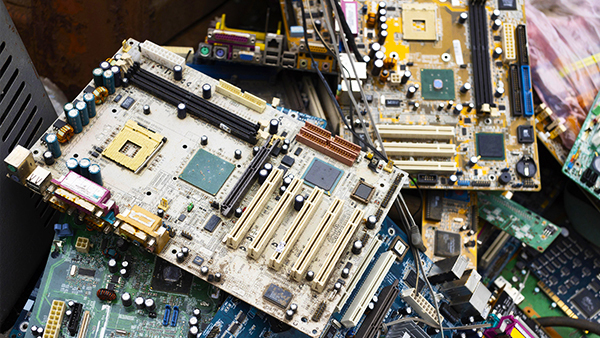 E-Waste Management Do's and Don'ts